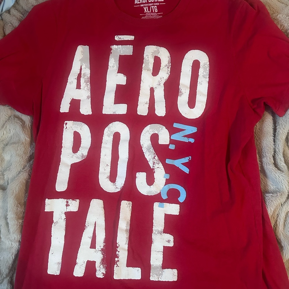 Aeropostale mens  Bold Red Tee with Graphic Print